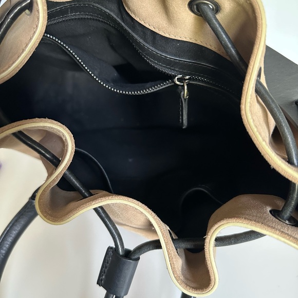 Belstaff Tan and Black Shoulder Bag with Drawstring Closure - Picture 3 of 7